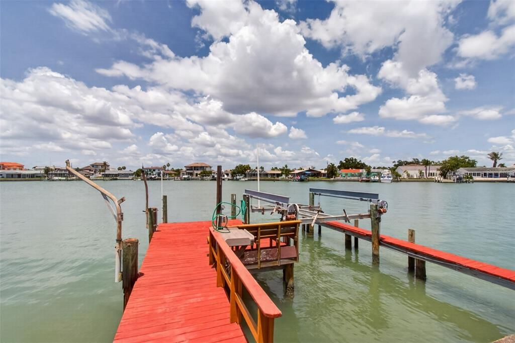 For Sale: $1,099,000 (4 beds, 2 baths, 1881 Square Feet)