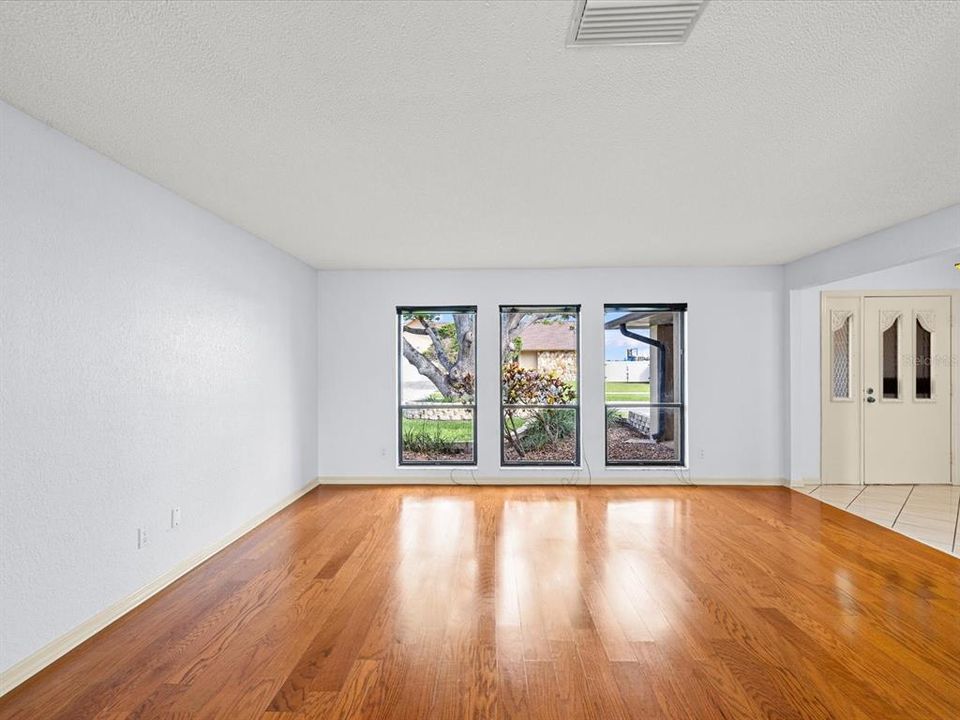 For Sale: $650,000 (3 beds, 2 baths, 1854 Square Feet)