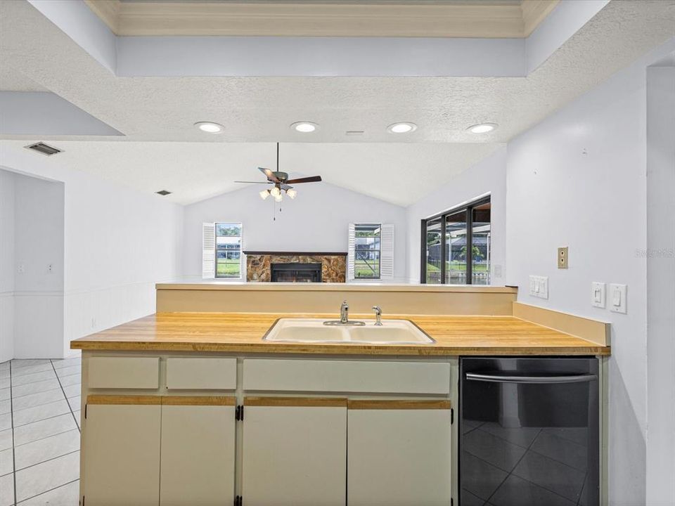 For Sale: $650,000 (3 beds, 2 baths, 1854 Square Feet)