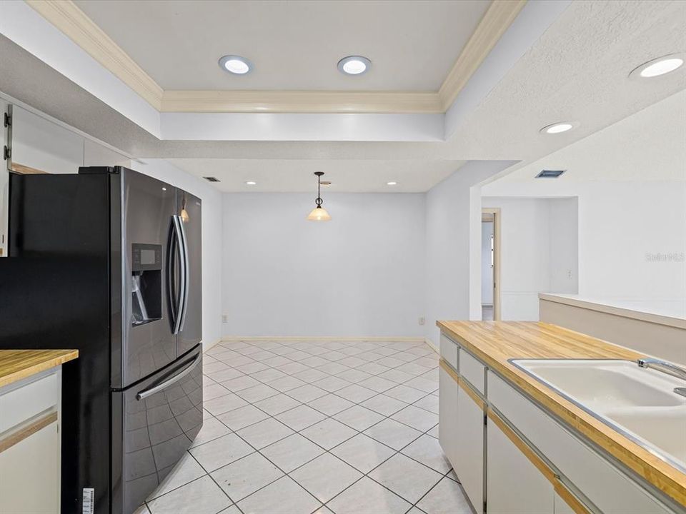 For Sale: $650,000 (3 beds, 2 baths, 1854 Square Feet)
