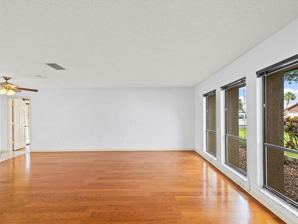 For Sale: $650,000 (3 beds, 2 baths, 1854 Square Feet)
