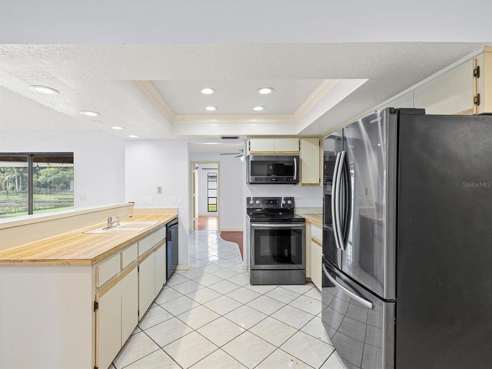 For Sale: $650,000 (3 beds, 2 baths, 1854 Square Feet)