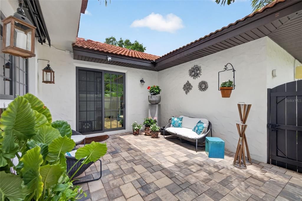 For Sale: $995,000 (3 beds, 2 baths, 2055 Square Feet)