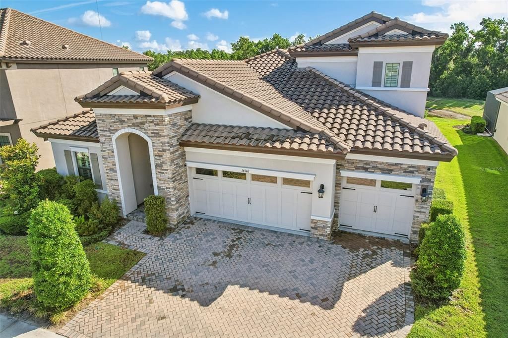 For Sale: $815,000 (4 beds, 4 baths, 3164 Square Feet)
