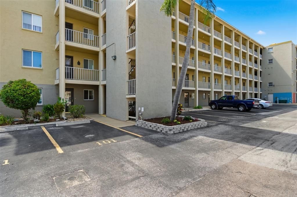 For Sale: $121,000 (2 beds, 2 baths, 1144 Square Feet)