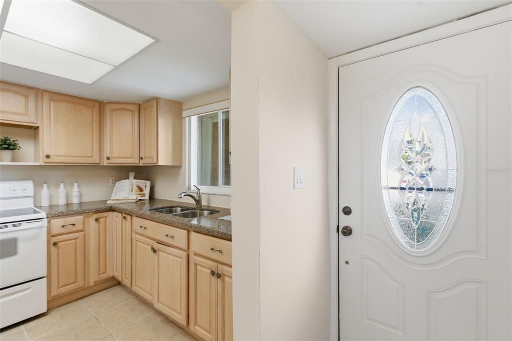 For Sale: $121,000 (2 beds, 2 baths, 1144 Square Feet)