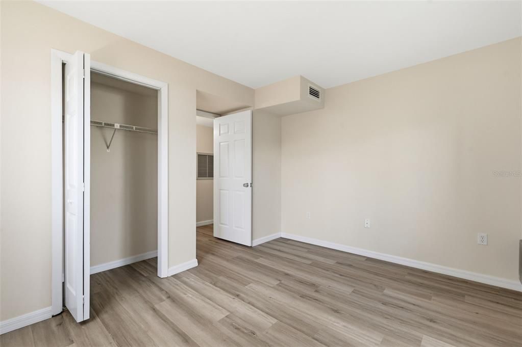 For Sale: $121,000 (2 beds, 2 baths, 1144 Square Feet)