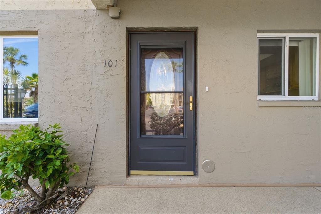 For Sale: $121,000 (2 beds, 2 baths, 1144 Square Feet)