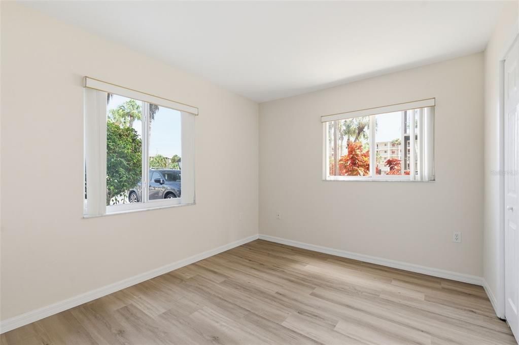 For Sale: $121,000 (2 beds, 2 baths, 1144 Square Feet)