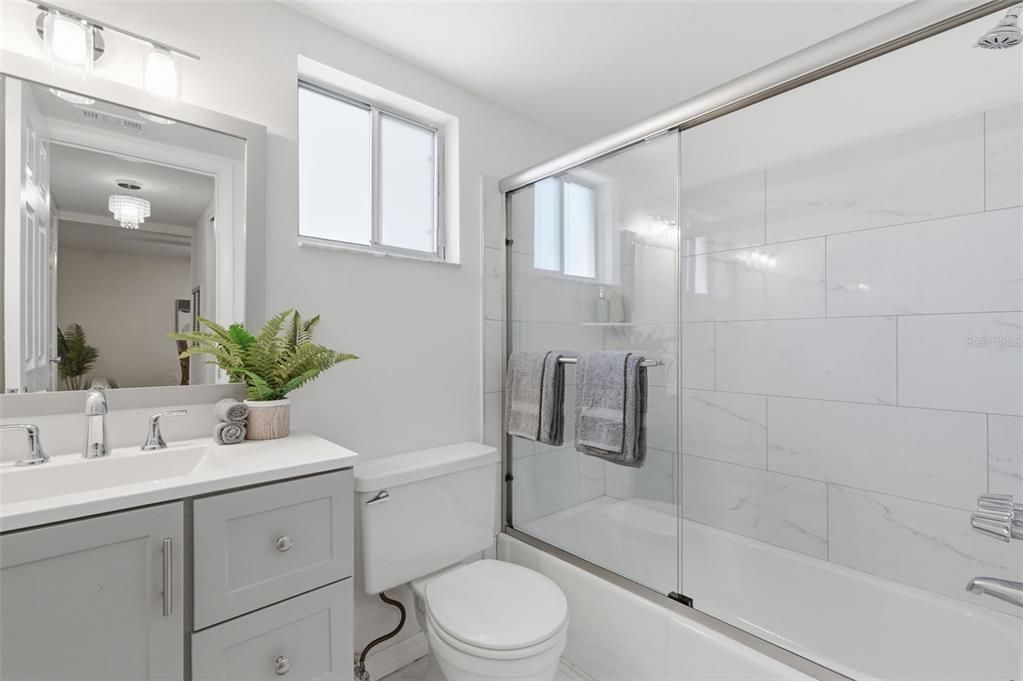 For Sale: $121,000 (2 beds, 2 baths, 1144 Square Feet)