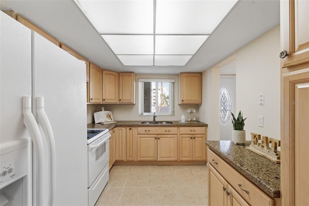 For Sale: $121,000 (2 beds, 2 baths, 1144 Square Feet)