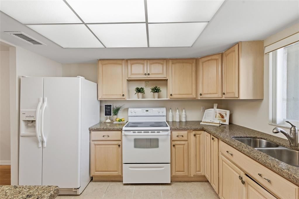 For Sale: $121,000 (2 beds, 2 baths, 1144 Square Feet)