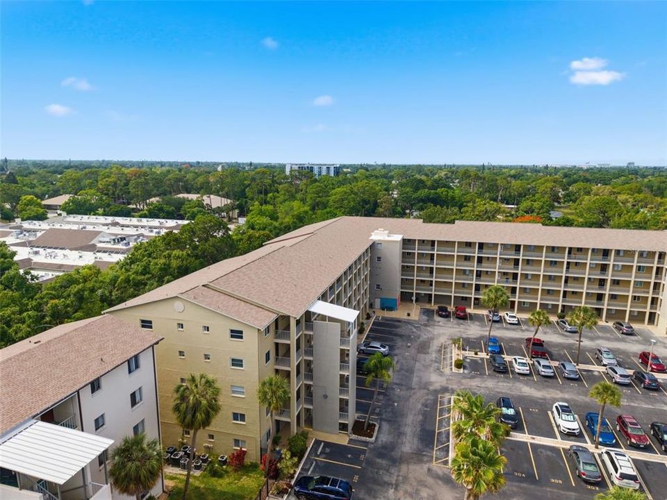 For Sale: $121,000 (2 beds, 2 baths, 1144 Square Feet)