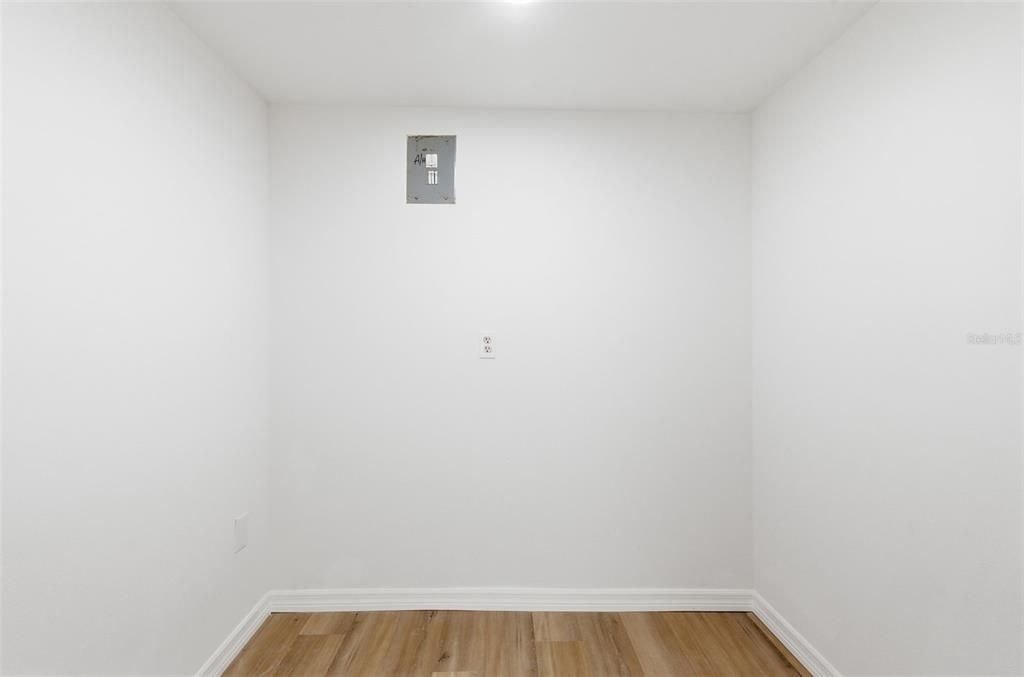 For Sale: $121,000 (2 beds, 2 baths, 1144 Square Feet)