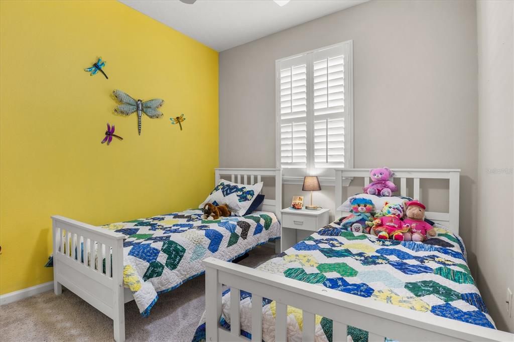 For Sale: $385,000 (4 beds, 2 baths, 1928 Square Feet)