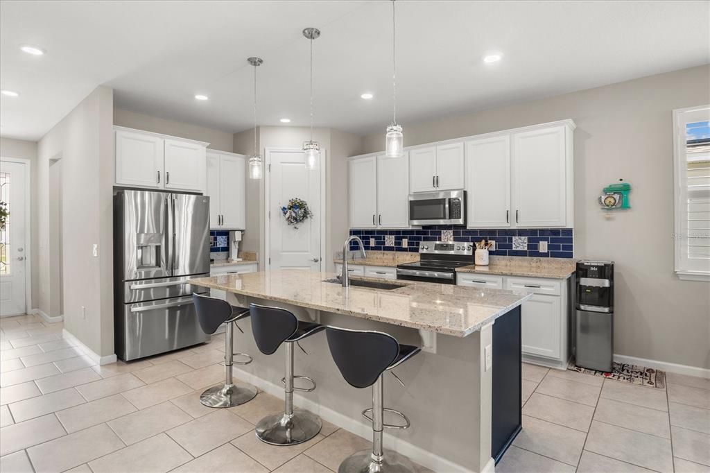 For Sale: $385,000 (4 beds, 2 baths, 1928 Square Feet)