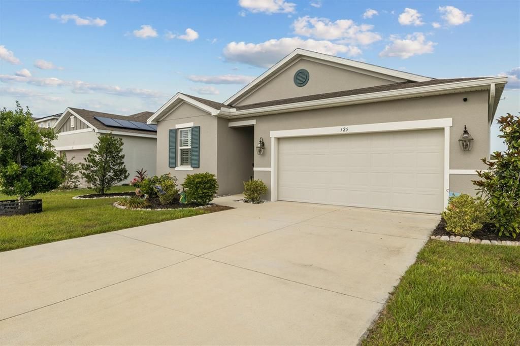 For Sale: $385,000 (4 beds, 2 baths, 1928 Square Feet)