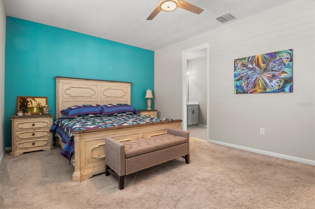 For Sale: $385,000 (4 beds, 2 baths, 1928 Square Feet)