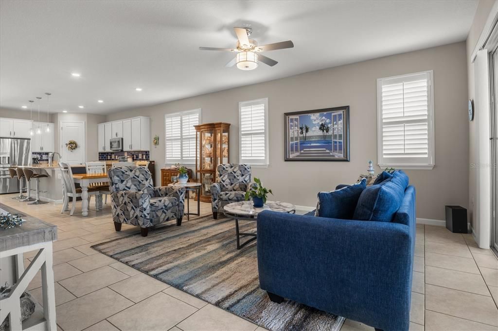 For Sale: $385,000 (4 beds, 2 baths, 1928 Square Feet)