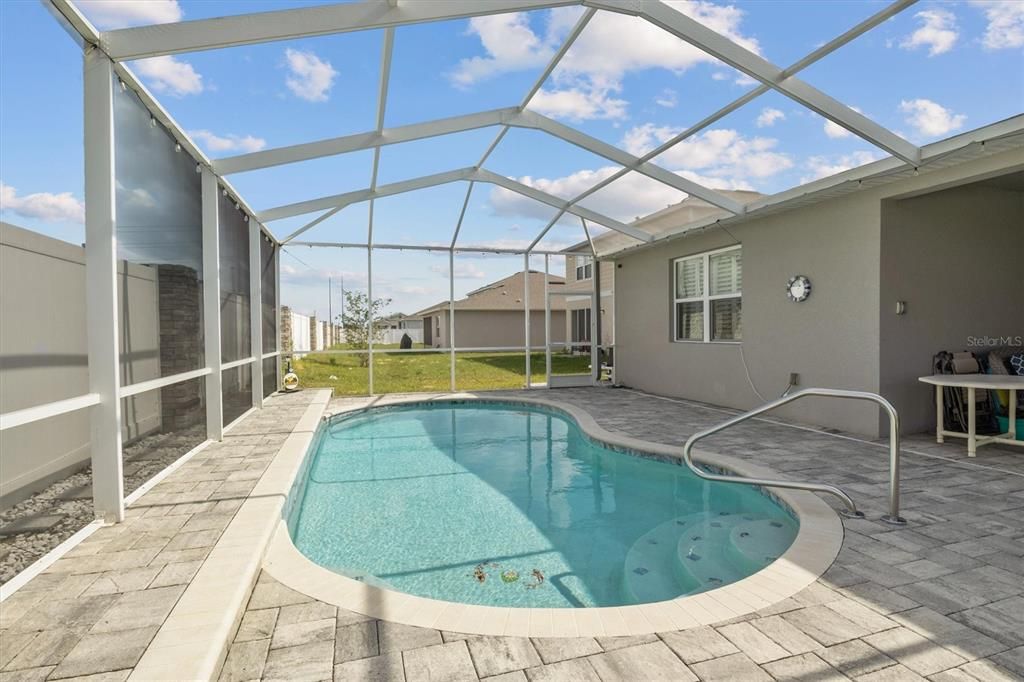 For Sale: $385,000 (4 beds, 2 baths, 1928 Square Feet)