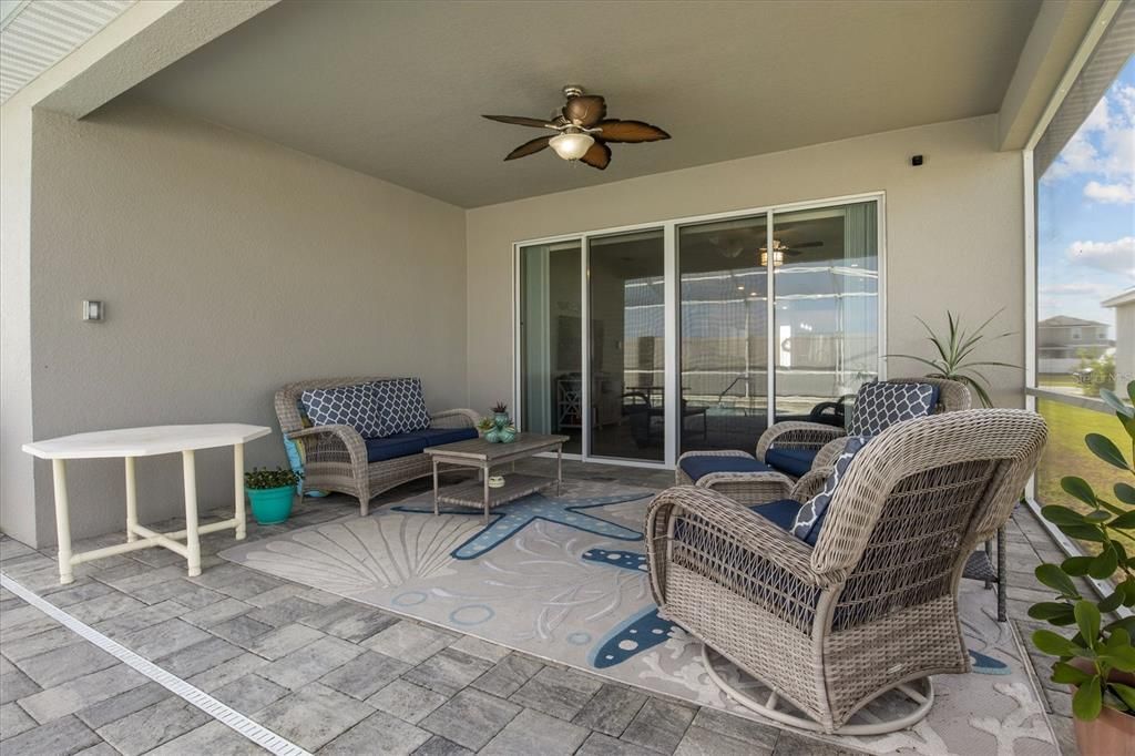 For Sale: $385,000 (4 beds, 2 baths, 1928 Square Feet)