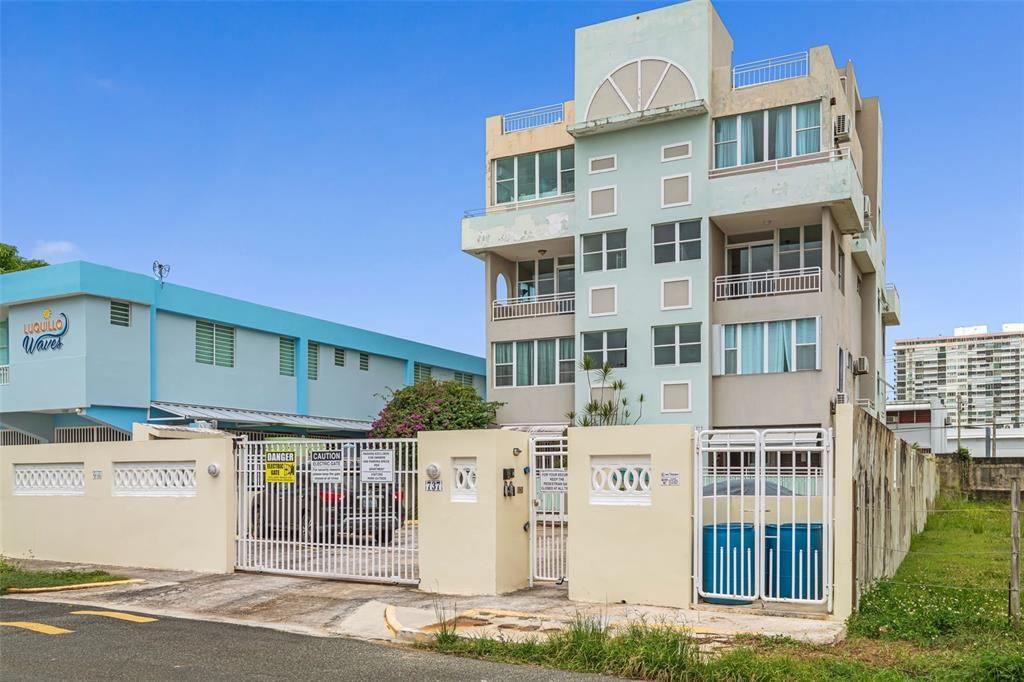 For Sale: $325,000 (2 beds, 1 baths, 0 Square Feet)