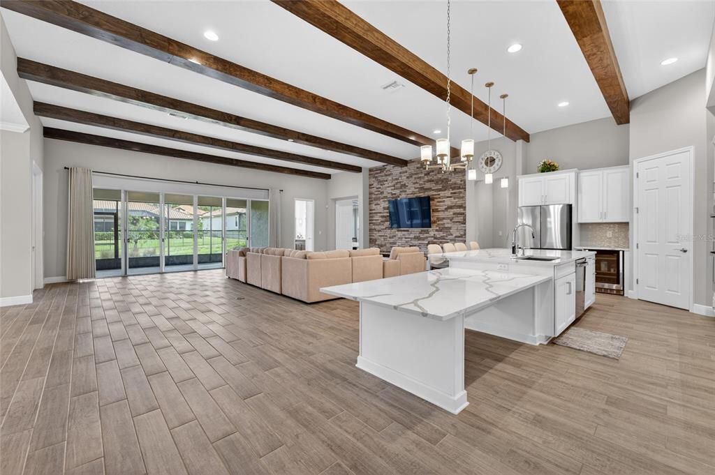 For Sale: $995,000 (5 beds, 4 baths, 4709 Square Feet)