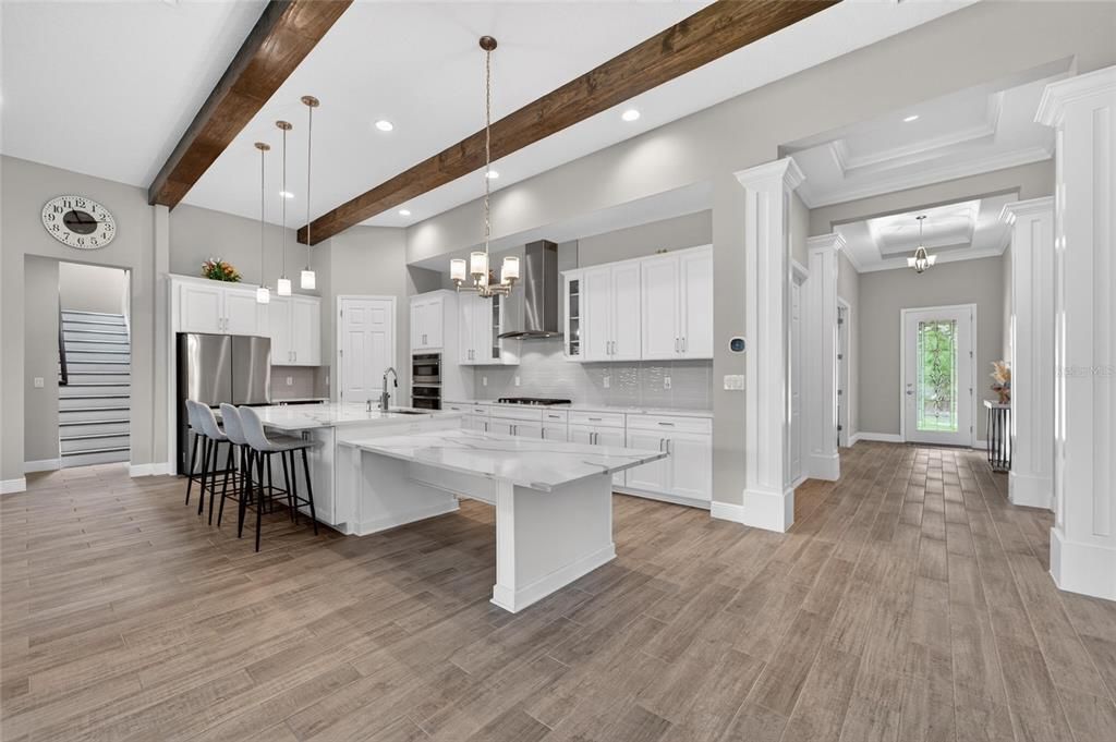 For Sale: $995,000 (5 beds, 4 baths, 4709 Square Feet)