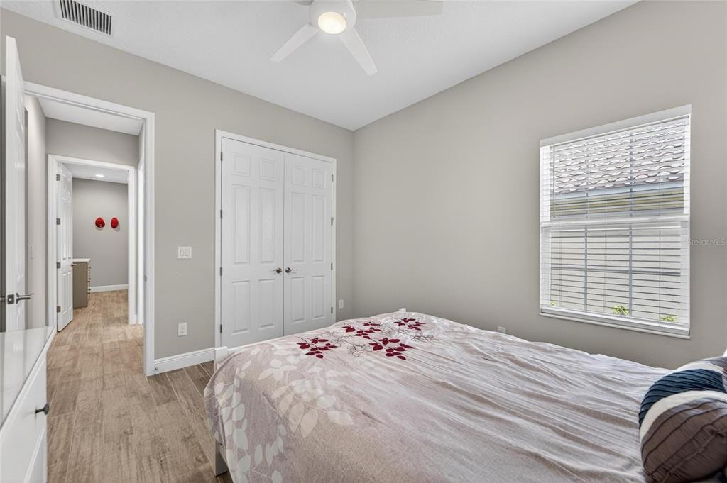 For Sale: $995,000 (5 beds, 4 baths, 4709 Square Feet)