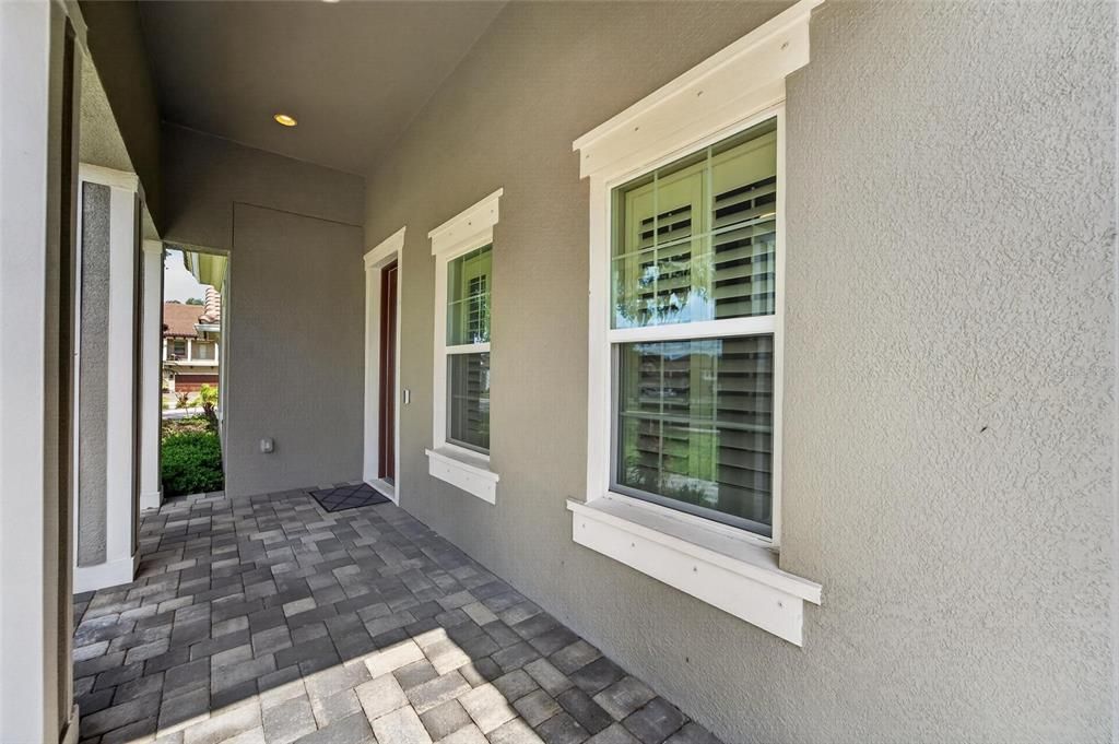 For Sale: $995,000 (5 beds, 4 baths, 4709 Square Feet)