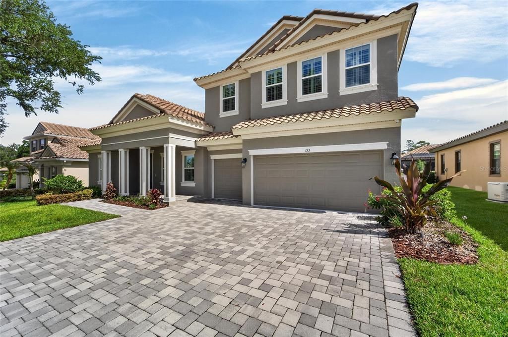 For Sale: $995,000 (5 beds, 4 baths, 4709 Square Feet)