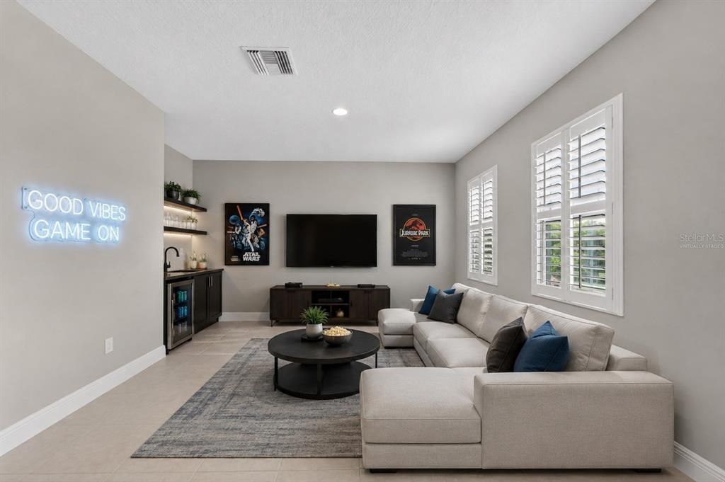 For Sale: $995,000 (5 beds, 4 baths, 4709 Square Feet)