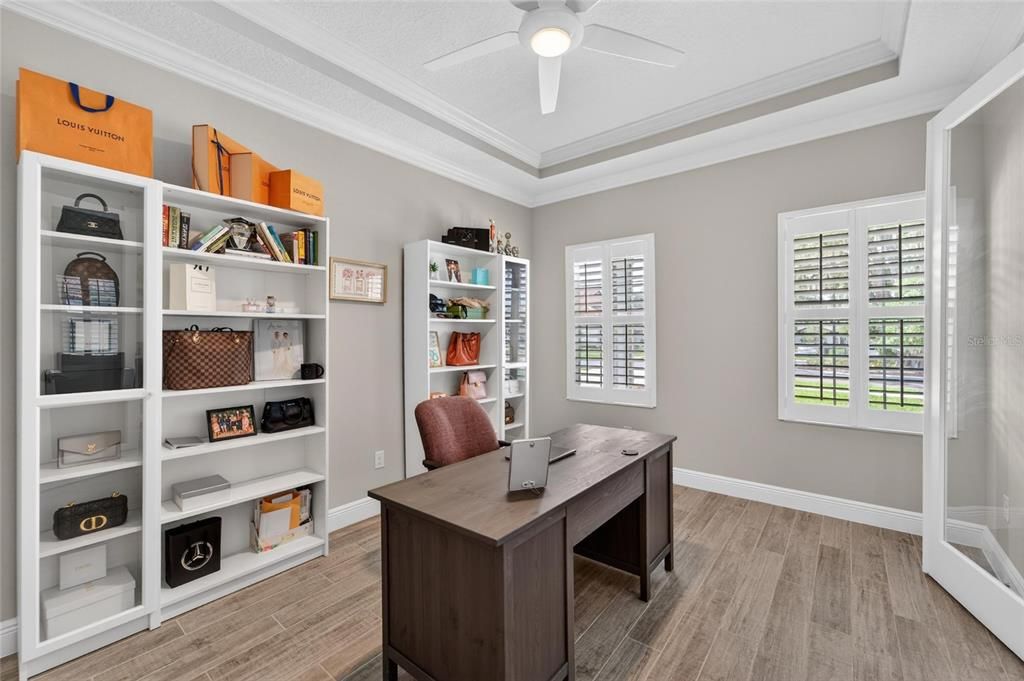 For Sale: $995,000 (5 beds, 4 baths, 4709 Square Feet)