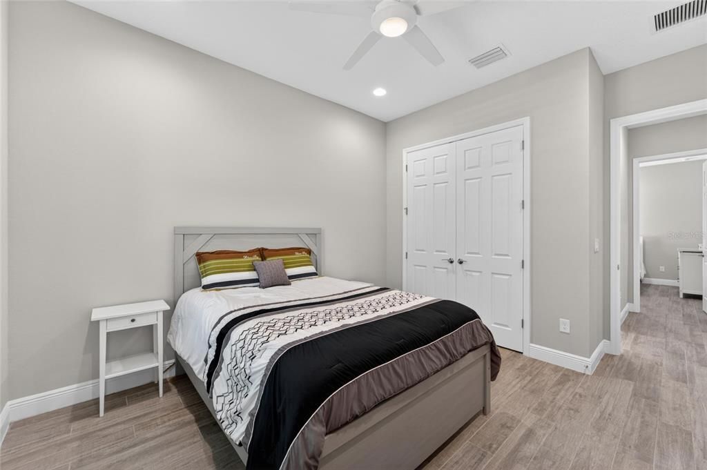 For Sale: $995,000 (5 beds, 4 baths, 4709 Square Feet)
