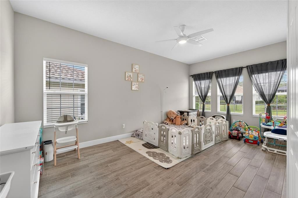 For Sale: $995,000 (5 beds, 4 baths, 4709 Square Feet)