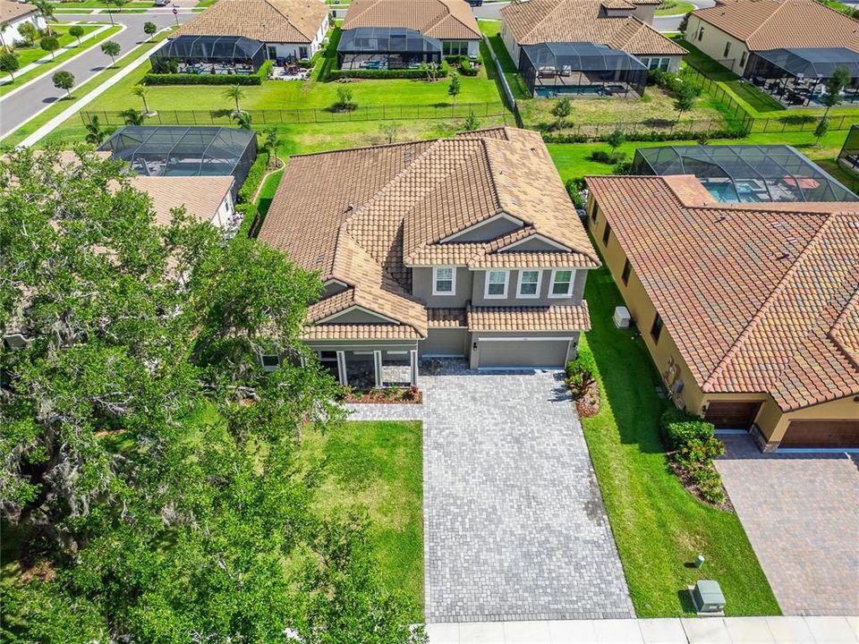 For Sale: $995,000 (5 beds, 4 baths, 4709 Square Feet)