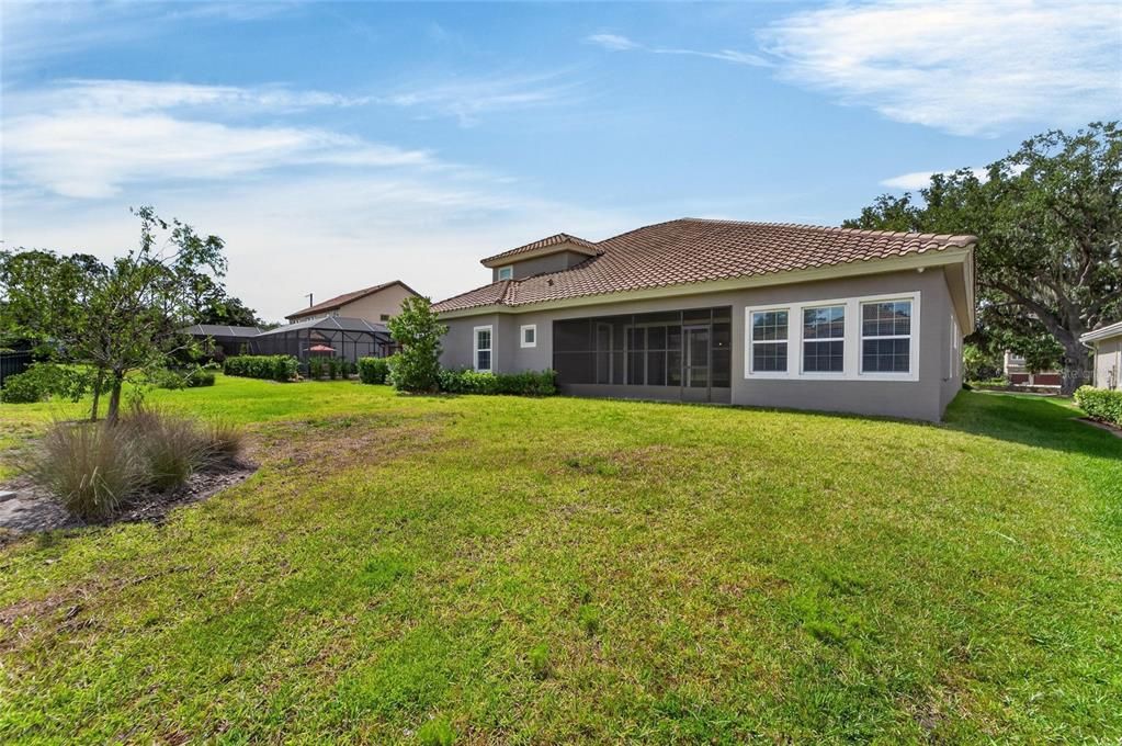 For Sale: $995,000 (5 beds, 4 baths, 4709 Square Feet)