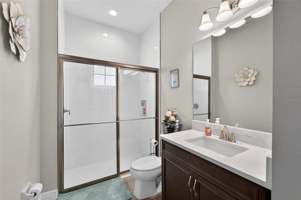 For Sale: $995,000 (5 beds, 4 baths, 4709 Square Feet)