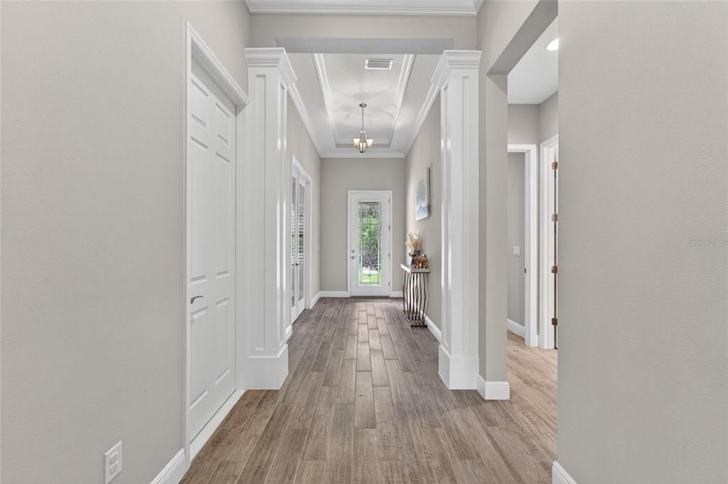 For Sale: $995,000 (5 beds, 4 baths, 4709 Square Feet)