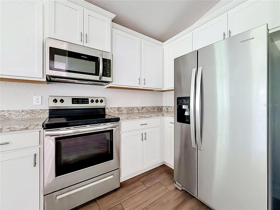 For Sale: $269,990 (3 beds, 2 baths, 1370 Square Feet)