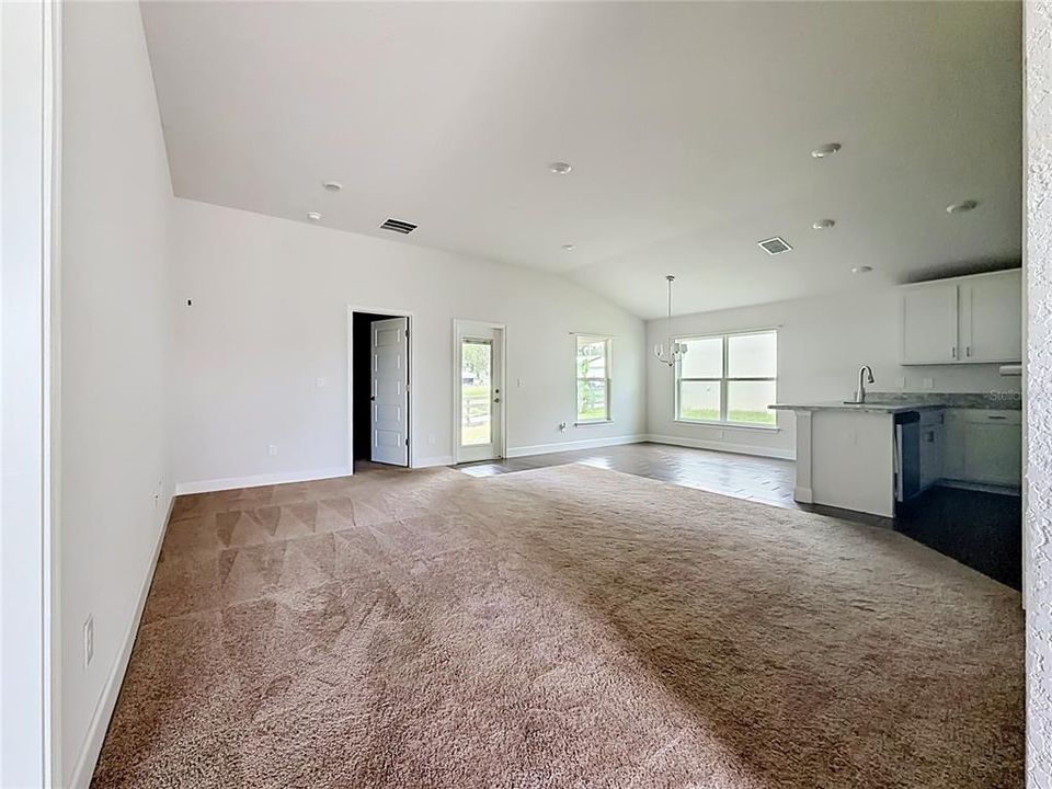 For Sale: $269,990 (3 beds, 2 baths, 1370 Square Feet)