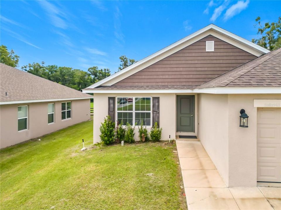 For Sale: $269,990 (3 beds, 2 baths, 1370 Square Feet)