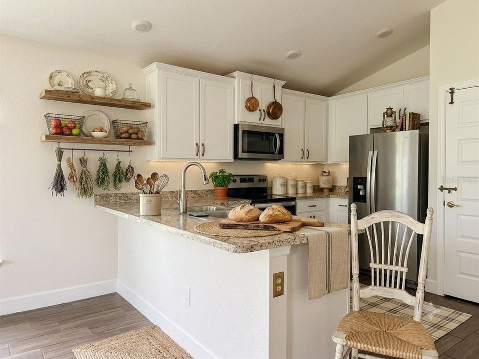 For Sale: $269,990 (3 beds, 2 baths, 1370 Square Feet)