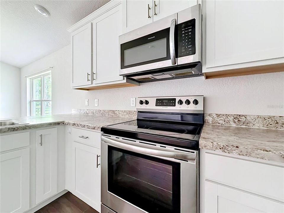 For Sale: $269,990 (3 beds, 2 baths, 1370 Square Feet)
