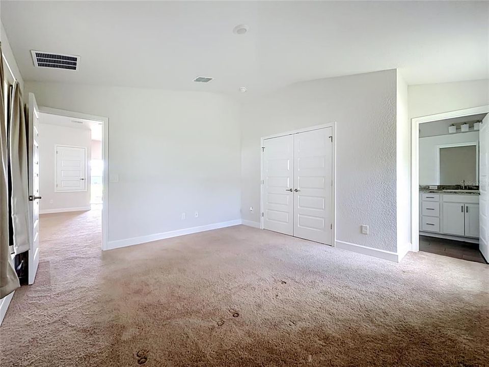 For Sale: $269,990 (3 beds, 2 baths, 1370 Square Feet)