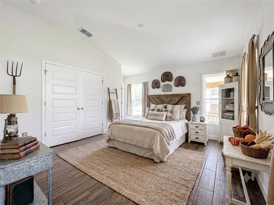 For Sale: $269,990 (3 beds, 2 baths, 1370 Square Feet)