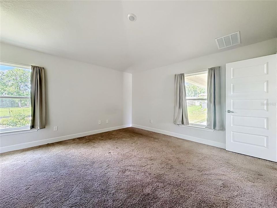 For Sale: $269,990 (3 beds, 2 baths, 1370 Square Feet)