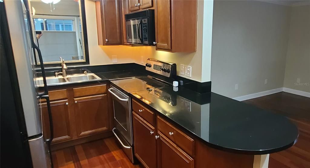 В аренду: $1,500 (1 спален, 1 ванн, 636 Квадратных фут)