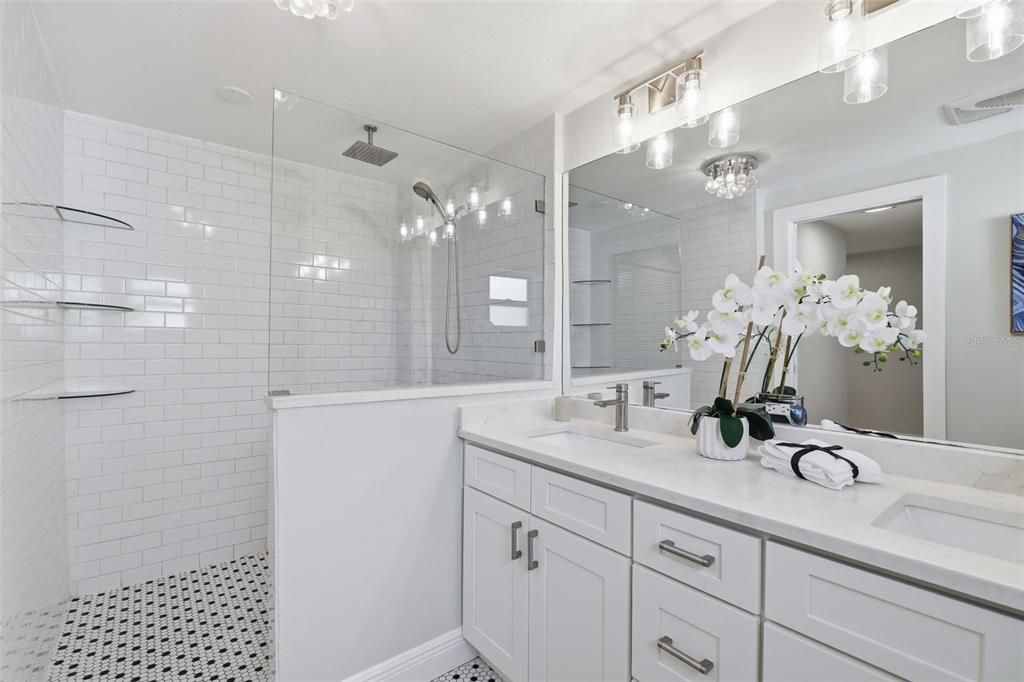 For Sale: $509,900 (4 beds, 2 baths, 1784 Square Feet)