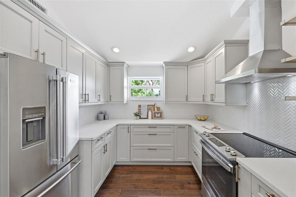 For Sale: $509,900 (4 beds, 2 baths, 1784 Square Feet)